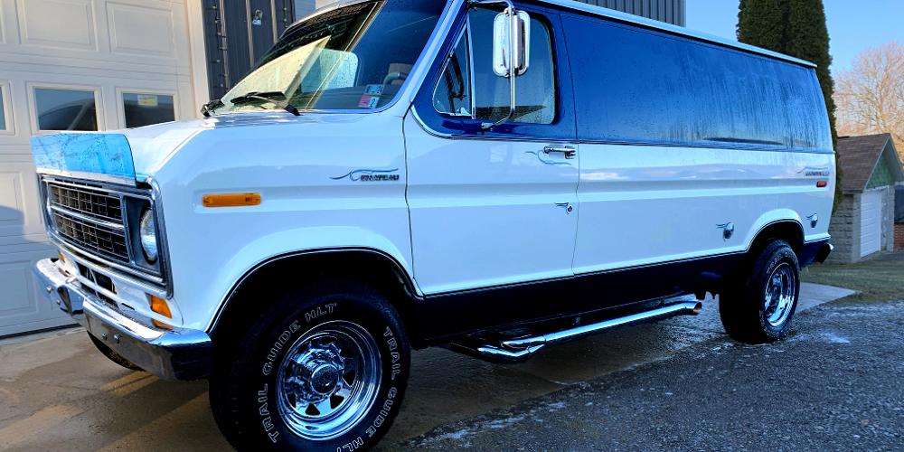 Ford Econoline Van with U.S. Wheel 8-Spoke (Series 75)